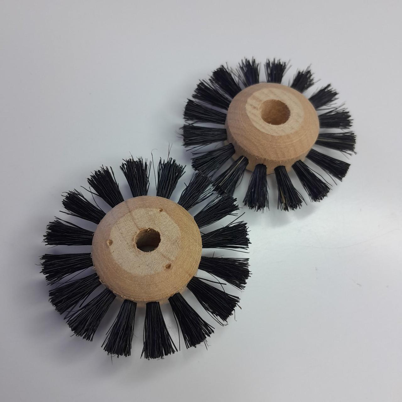 Щітка з дерев'яною основою однорядна