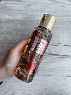 Мист Blushing Berry Magnolia Victoria's Secret Парфюмированный