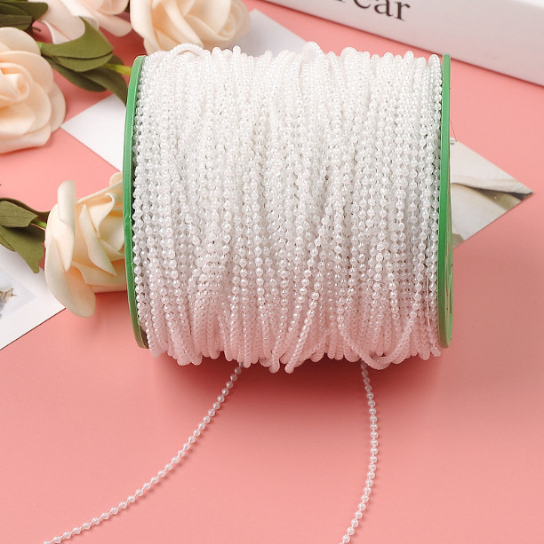 Намистини на нитці, перлини 3 мм, білий