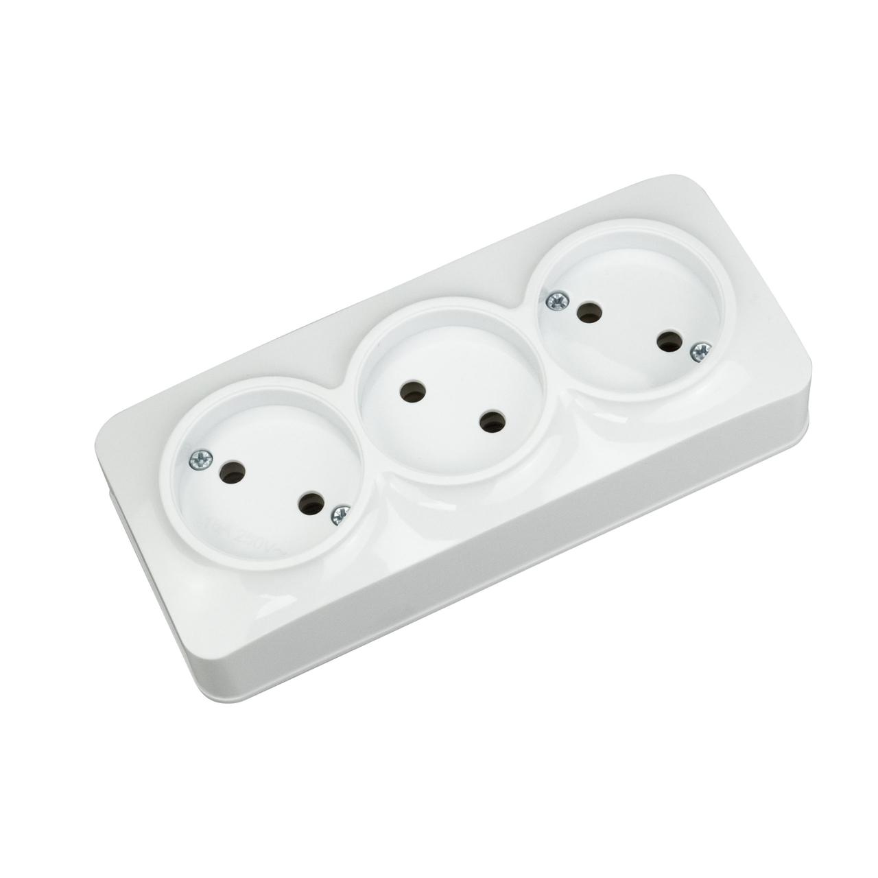 Розетка потрійна без заземлення біла. Гарантія 24 місяці.