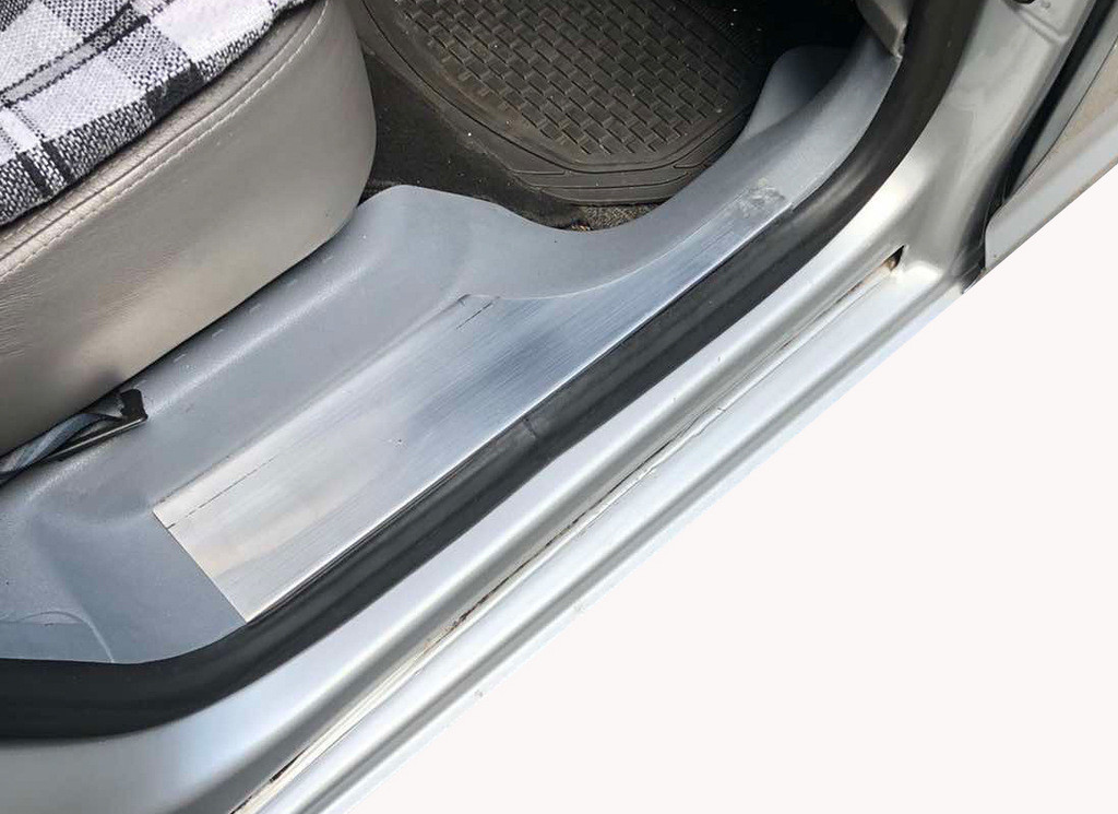 Накладки на внутрішні пороги (без напису, сталь) 3 штуки для Volkswagen Caddy 2004-2010 рр, фото 1