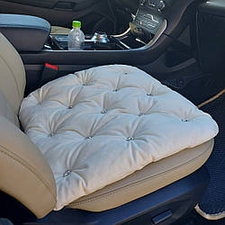 Молочна подушка на сидіння автомобіля з оздобленням стразами