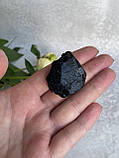 Шерл необроблений натуральний 36*28*19 мм камінь чорний турмалін., фото 3
