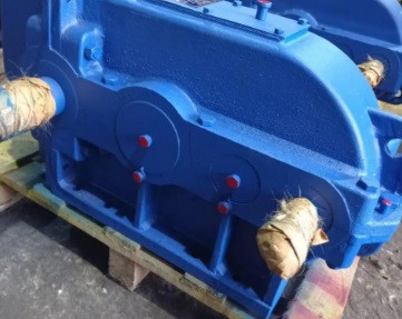 Редуктор ВК-475-28 циліндричний триступінчатий крановий
