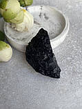 Шерл необроблений натуральний 53*30*20 мм камінь чорний турмалін., фото 2