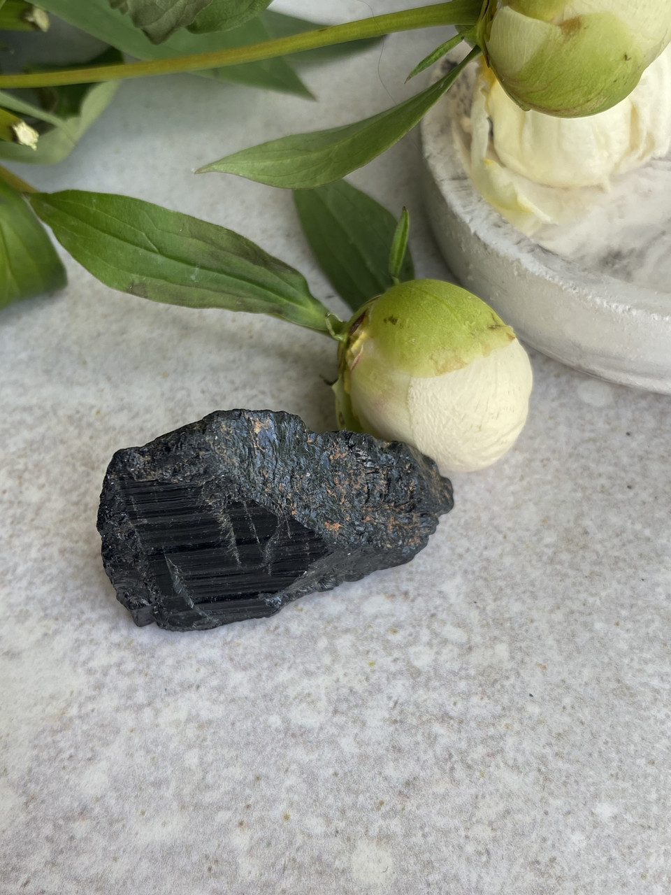 Шерл необроблений натуральний 41*13*26 мм камінь чорний турмалін., фото 1