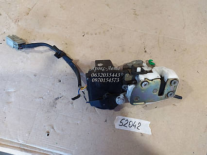 Замок дверей задньої правої 4 контакти Honda Accord 5 1995 рест. 000052042