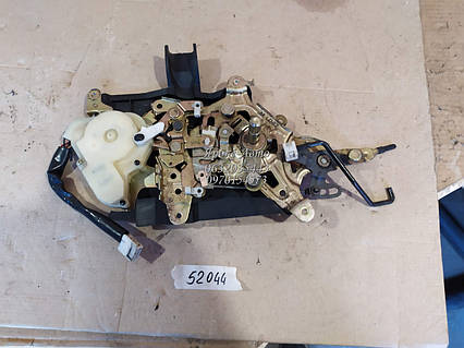 Замок задній лівий зсувні двері Mazda MPV LW 03-05 000052044