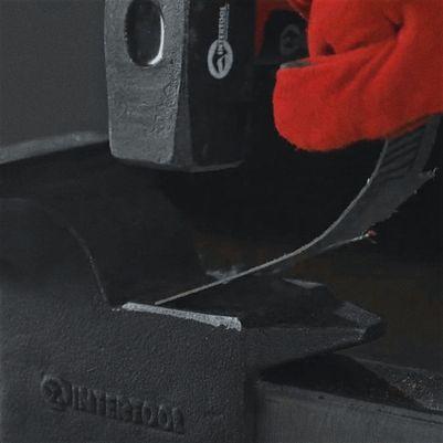 Лещата слюсарні поворотні 100 мм INTERTOOL HT-0081 Лещата слюсарні поворотні 100 мм INTERTOOL HT-0081