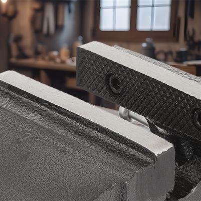 Лещата слюсарні поворотні 100 мм INTERTOOL HT-0081 Лещата слюсарні поворотні 100 мм INTERTOOL HT-0081