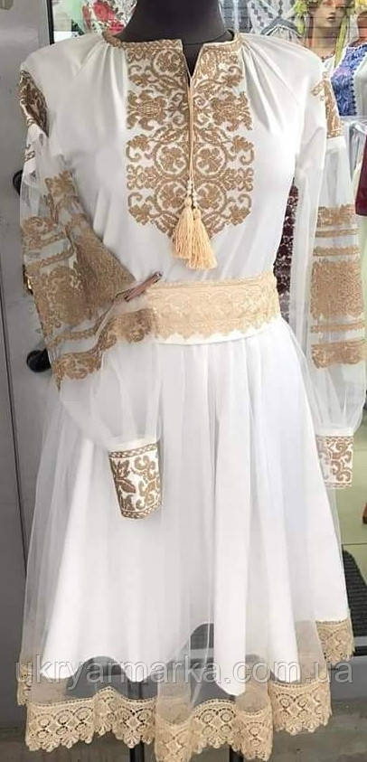 Коротка вишита сукня з фатиновими рукавами і шлейфом "Граційна"