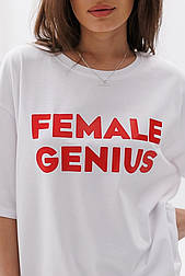 Жіноча футболка оверсайз із написом FEMALE GENIUS