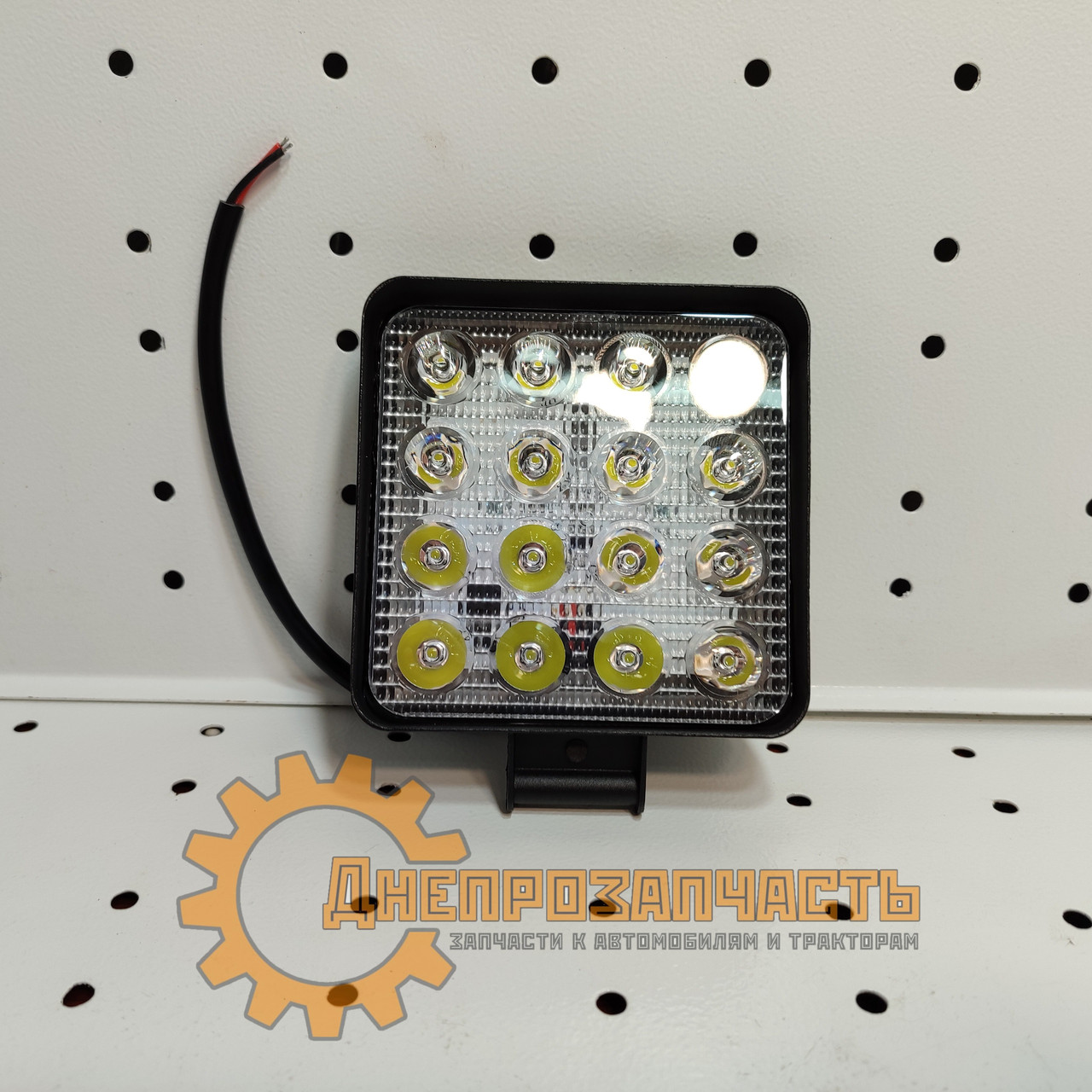 Фара LED квадрат. 48W (16діод) (110 Х 110х25) широк.