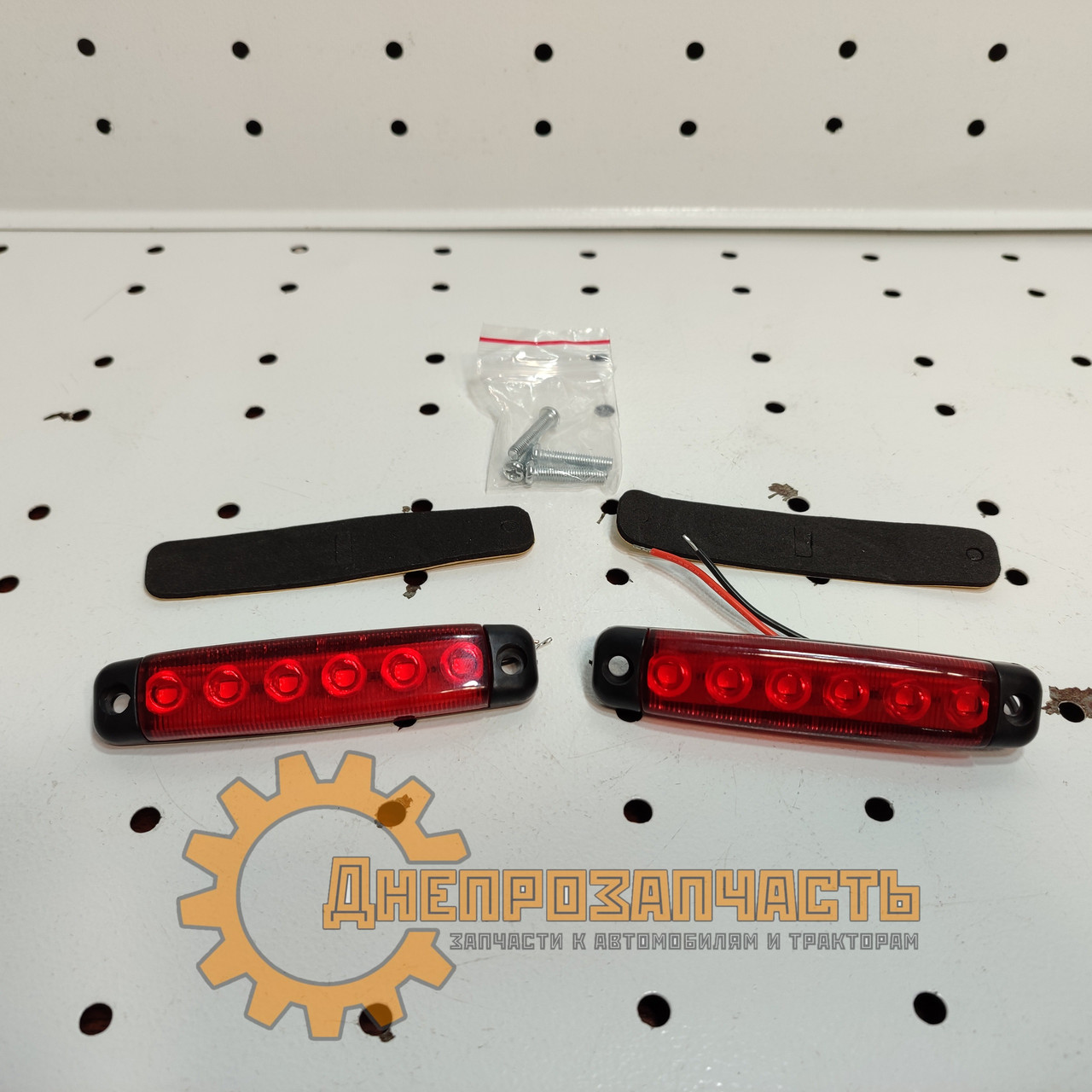 Ліхтар LED габаритний 24V; 6 led діодів SMD оптич. лінза (95х20х10) (червоний)
