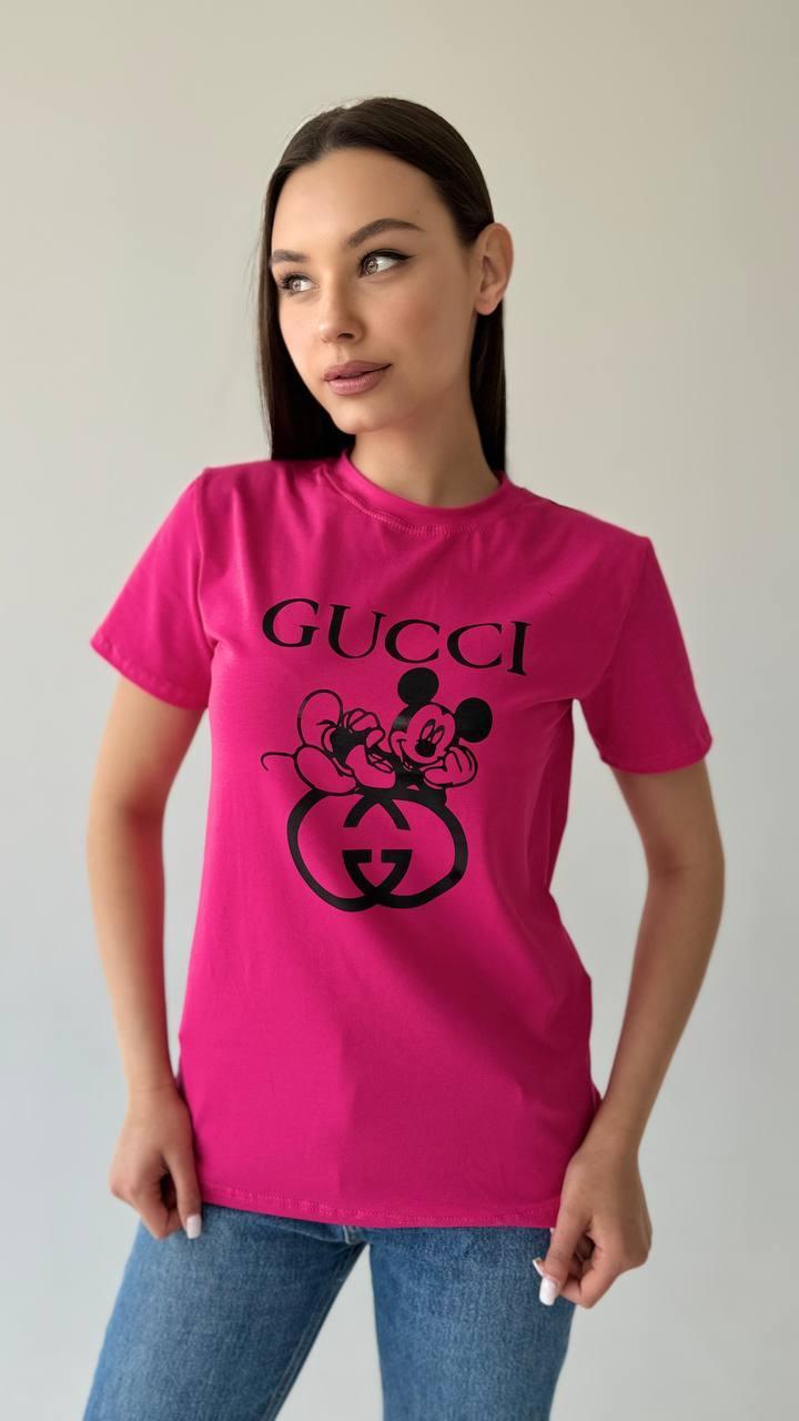 Футболка жіноча з написом GUCCI і принтом гарна повсякденна футболка рожева зручна літня на дівчину