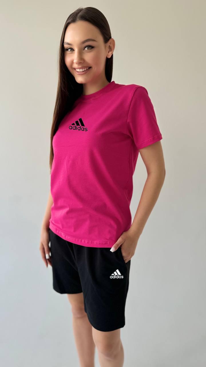 Літній комплект жіночий повсякденний футболка та шорти стильний спортивний костюм на дівчину легкий зручний