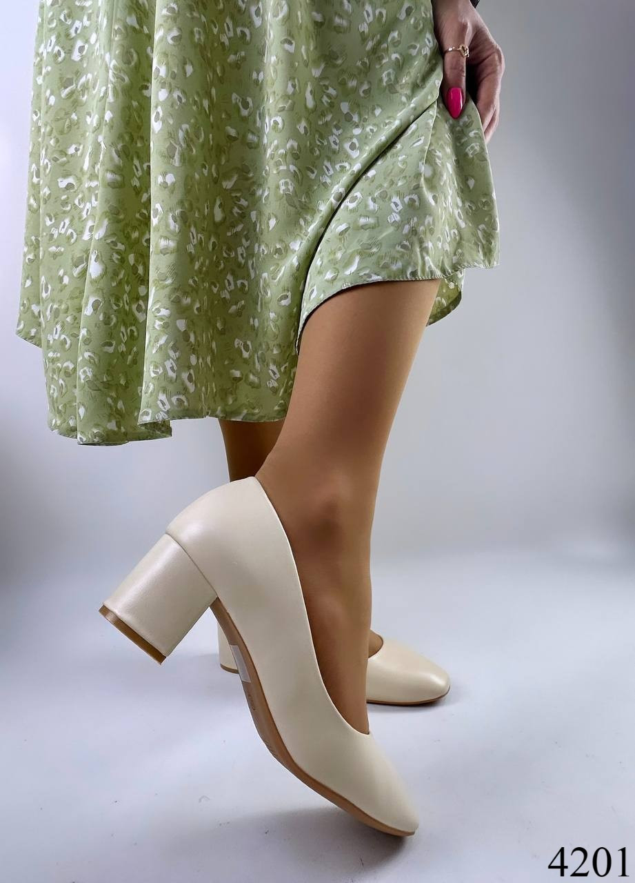 Туфлі на низькому каблуку, фото 1