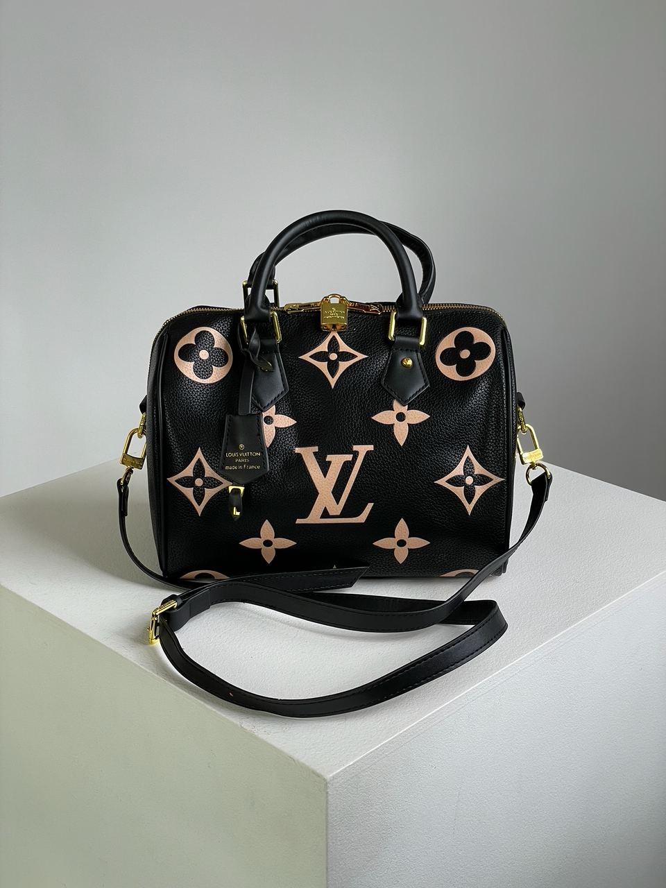 Жіноча сумка Луї Віттон чорна Louis Vuitton Black Speedy Bandoulière 25 Bag