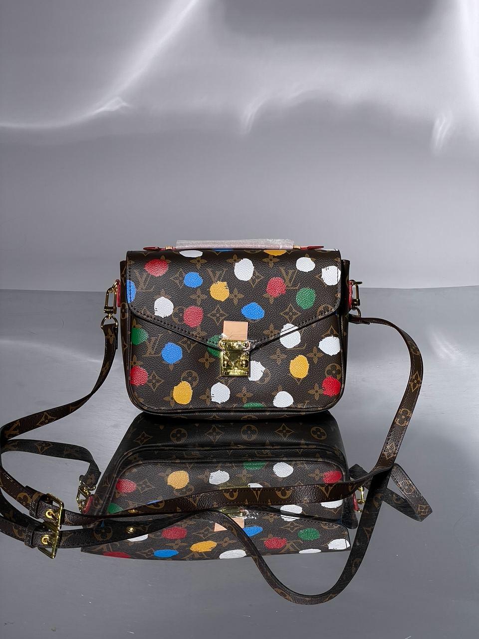 Жіноча сумка Луї Віттон чорна Louis Vuitton Black Pochette Metis x Yayoi Kusama