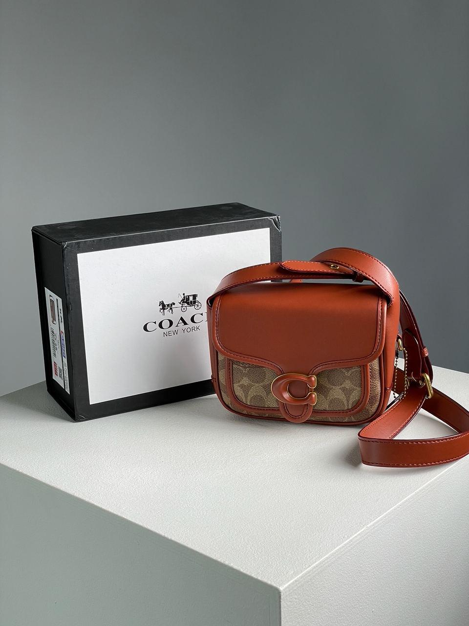 Жіноча сумка Коуч коричнева Coach Brown Tabby Messenger In Signature Canvas