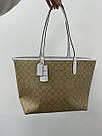 Жіноча сумка Коуч бежева Coach Beige Reversible Signature City Tote, фото 9