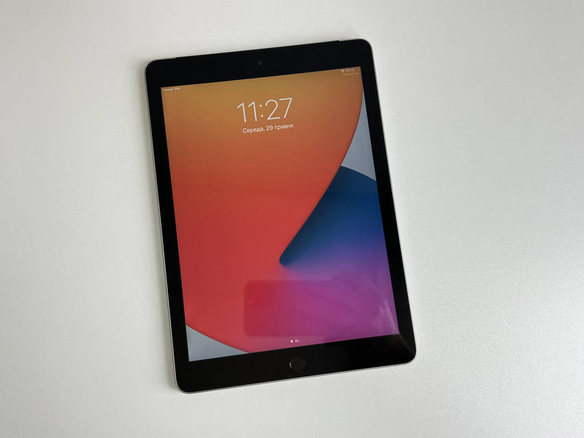 値下げ　iPad 第5世代　32G A1823 iPad第5世代 ブラック A1823 MP1J2J/A 32GB : 中古パソコン