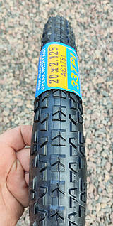 20 х 2.125 Покришка на дитячий велосипед. Шина дитячого велосипеда. Гума на велосипед. Шина великий шип