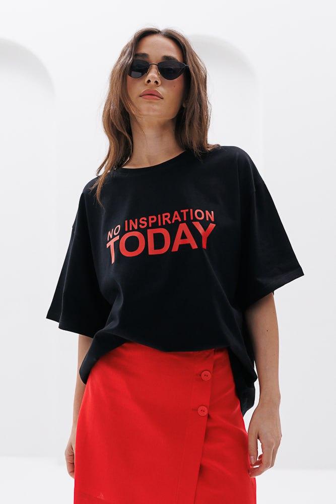 Жіноча фуболка оверсайз із принтом NO INSPIRATION TODAY