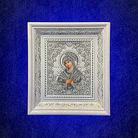 Вишита ікона "Семистрельна Ікона Божої Матері" в кришталі