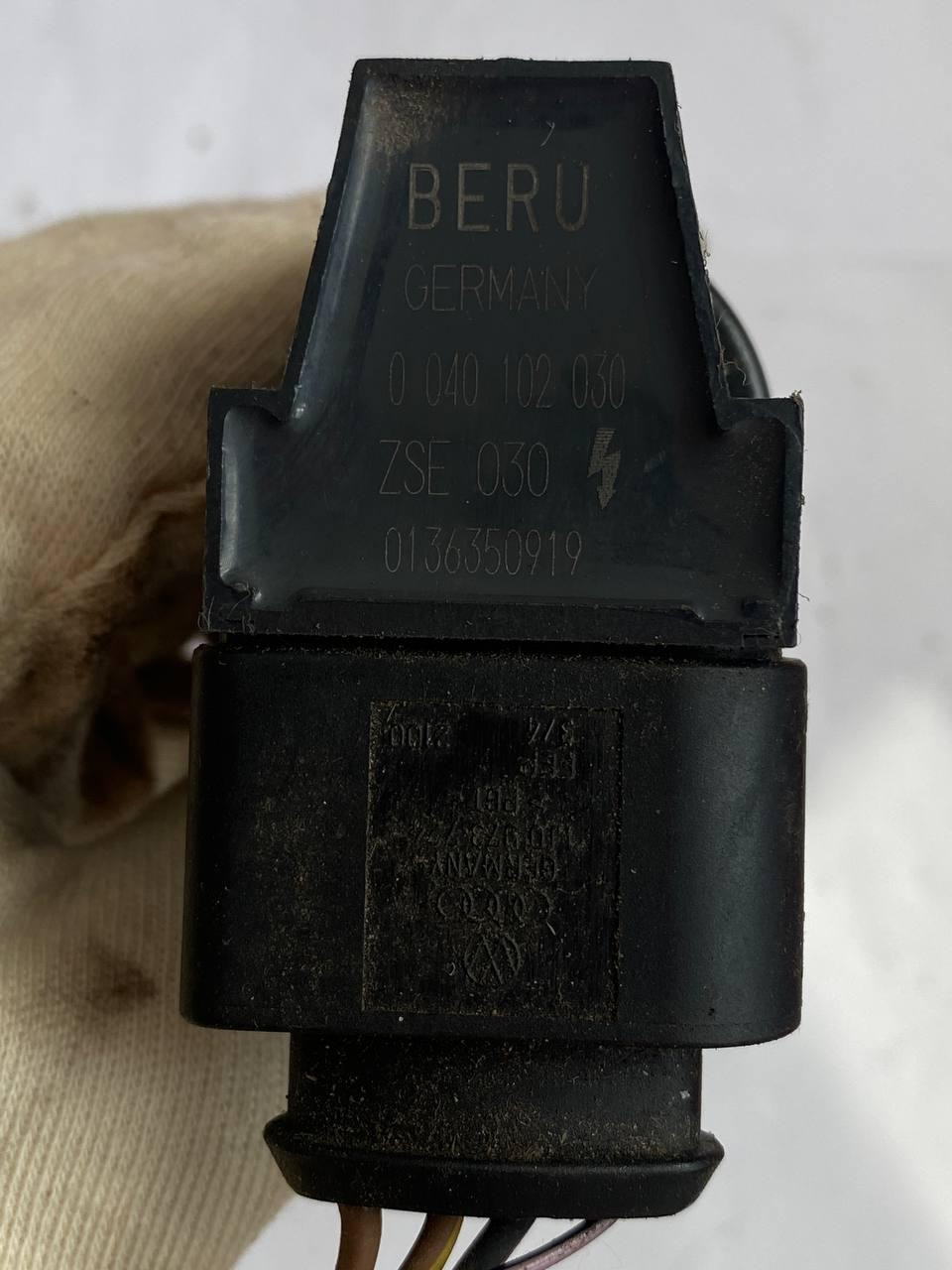 Катушка запалювання Beru 00 40 102 030 / 0040102030 / ZSE 030 / ZSE030 / 0136350919