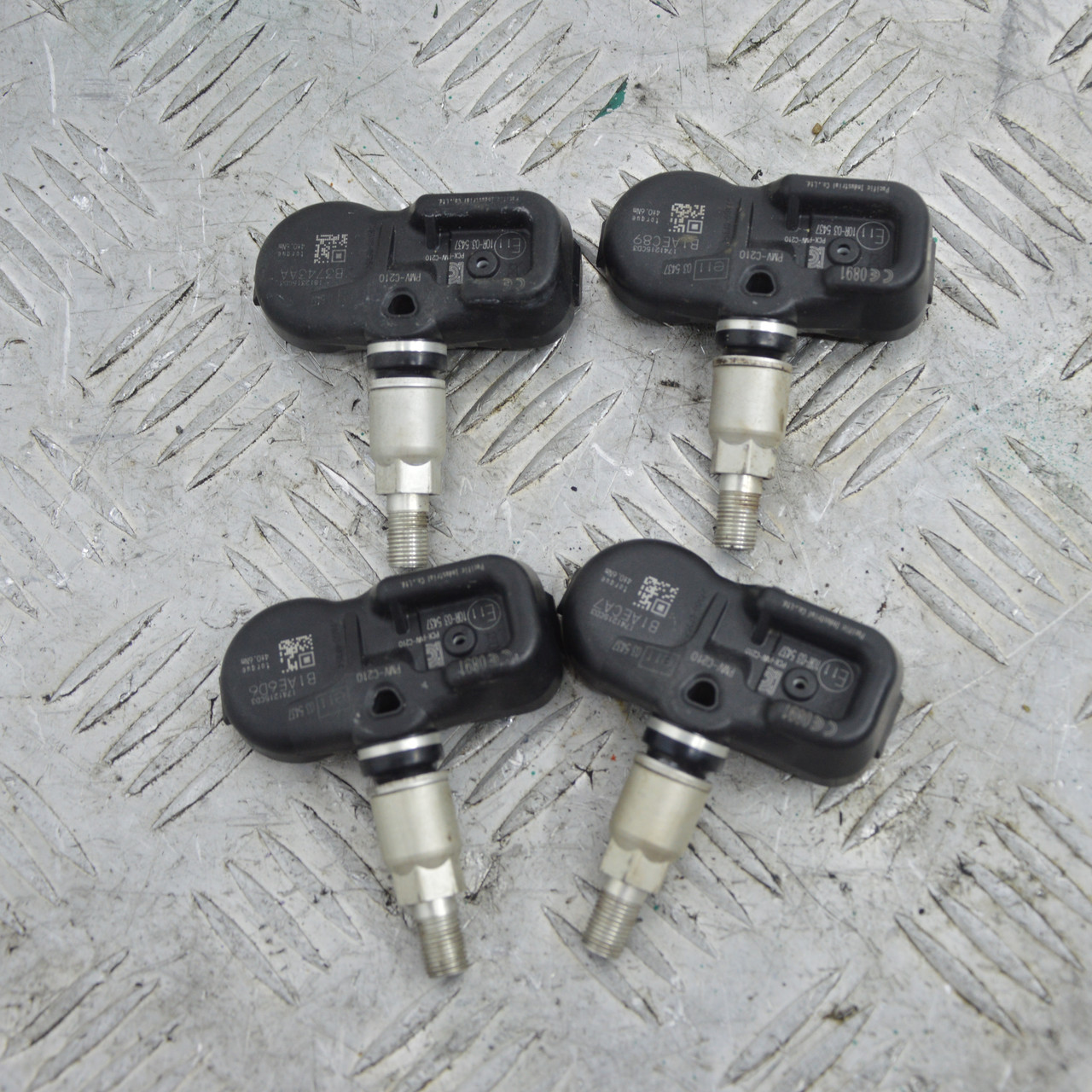 Датчик тиску повітря в шинах Toyota RAV4 2012-2018 Датчик тиску в шинах ...