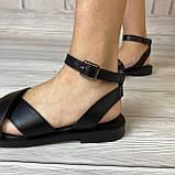 Жіночі босоніжки з натуральної шкіри з переплетенням і застібкою на щиколотці, фото 4