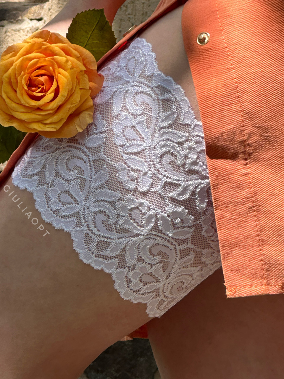 Бандалетки на стегна від натирання мереживні Lace Thigh Band With Silicone білі розміри S-XXXL