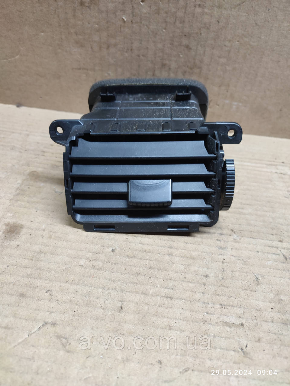 Дефлектор повітряний правий Mazda 3 bp4k64930, фото 1