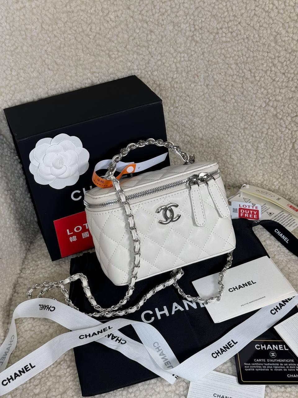 Жіноча сумка Шанель біла Chanel White