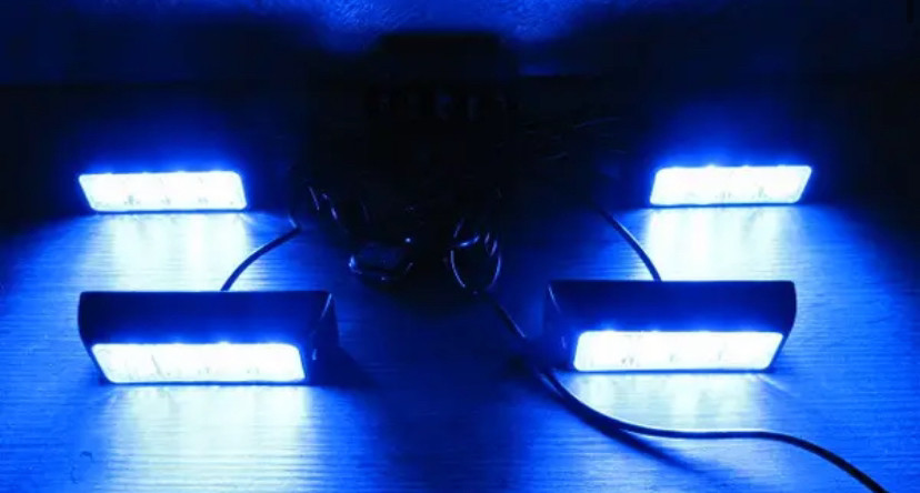 Проблисковий стробоскоп LED у решітку бампер синій. Проблисковий сигнальний маячок для авто -12V