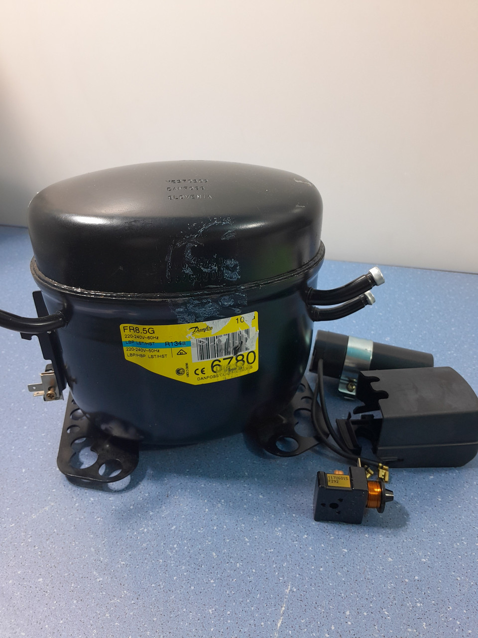 Компресор для холодильника Fagor Danfoss FR8.5G 103G6780 R134a, фото 1