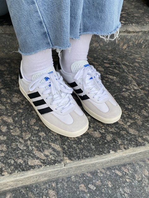 Adidas gazelle indoor black and white sales