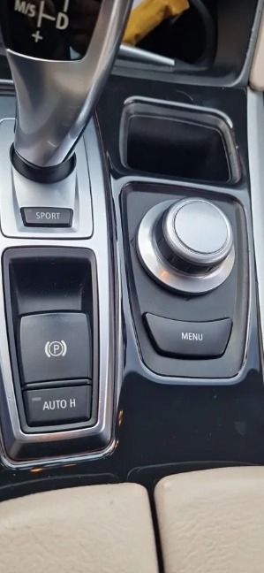 Накладка центральної консолі BMW X5 E70 2008-2013 X6 E71 2009-2014 Накладка панелі мультимедіа чорна, фото 1