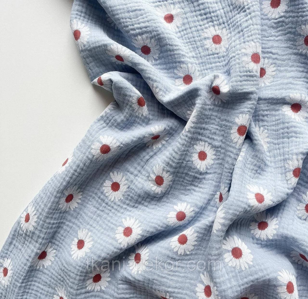 Муслін (жатка 1,35 м) білі ромашки на блакитному, 135см, фото 1