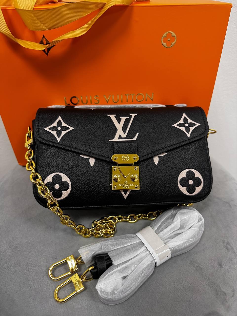 Жіноча сумка Луї Віттон чорна Louis Vuitton Black Pochette Métis East West