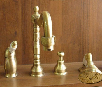 Змішувач в стилі ретро на борт ванни Bugnatese бронзовий