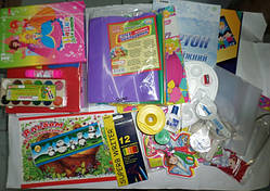 Комплект першокласника для дівчинки набір канцелярії економ KOMP1DEKON