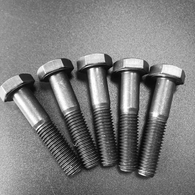 купить болт м16