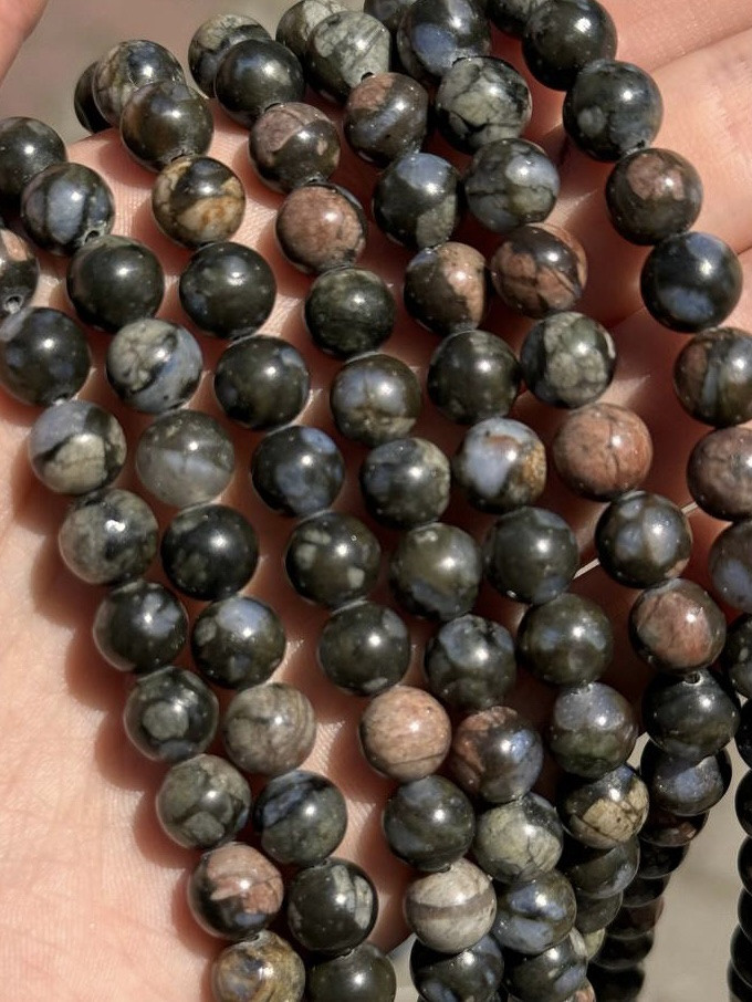 Опал болдер 6 мм приблизно нитка приблизно 48 намистин