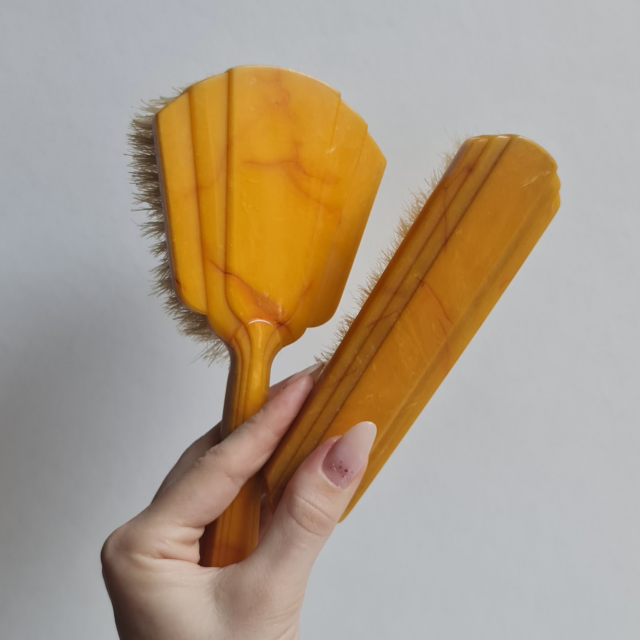 Винтажное ручное зеркало 33 см и щетка 27 см посеребренные