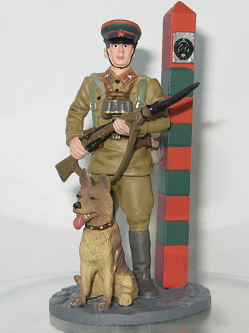 Солдати Великої Вітчизняної війни (Eaglemoss) №65 Сержант прикордонних військ НКВС зі службовою собакою, фото 1