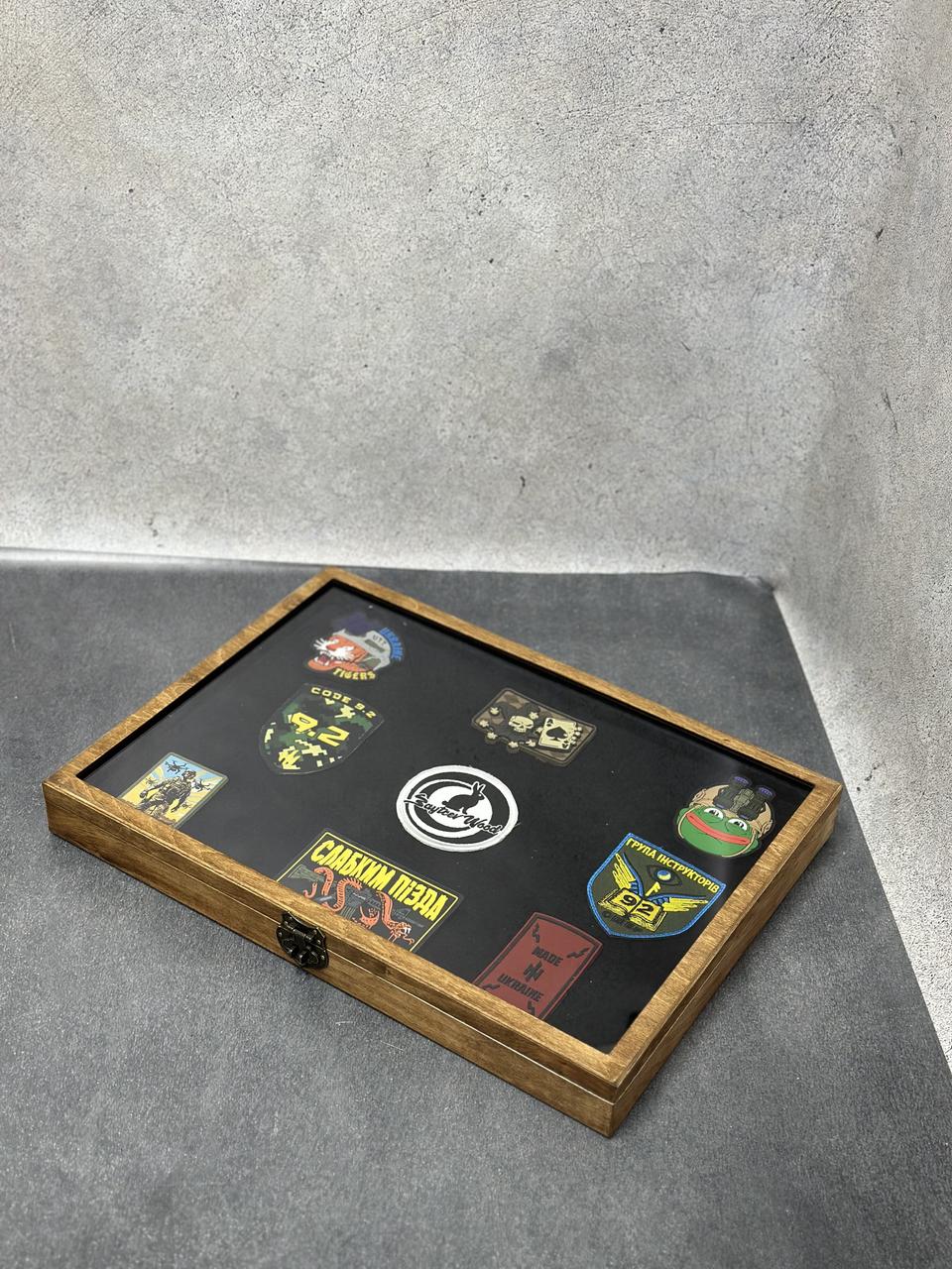 Вітрина для шевронів велкротка, коробочка для шевронів 438*315*47 мм (А3)