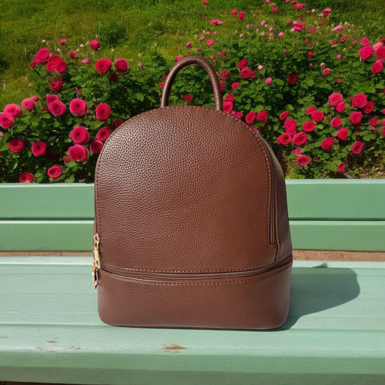 Рюкзак жіночий Betty Pretty зі штучної шкіри коричневий 880BRN