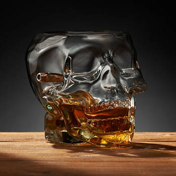 Склянка-череп для віскі з кулею 7.62 мм у скроні